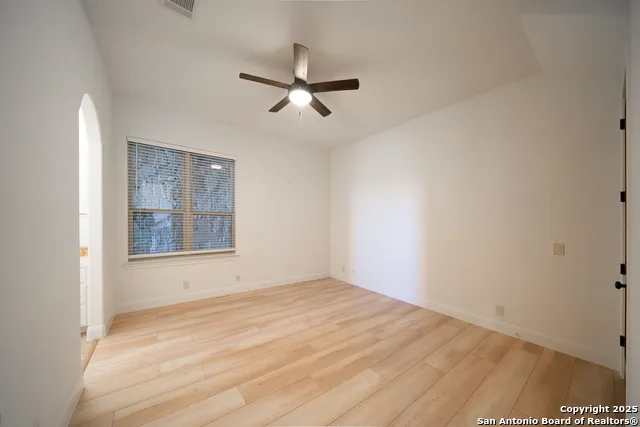 17545 E Reed Parks Rd Unit 2 Jonestown, TX 78645