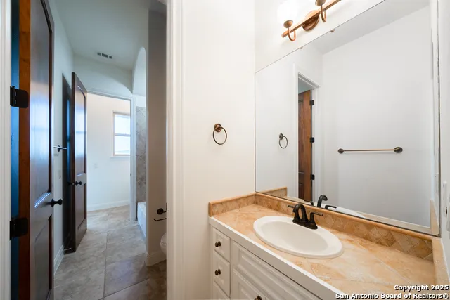 17545 E Reed Parks Rd Unit 2 Jonestown, TX 78645