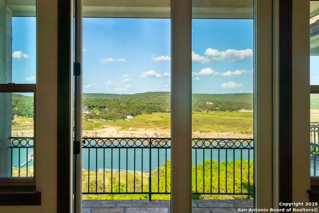 17545 E Reed Parks Rd Unit 2 Jonestown, TX 78645