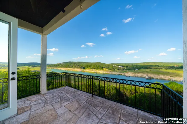 17545 E Reed Parks Rd Unit 2 Jonestown, TX 78645