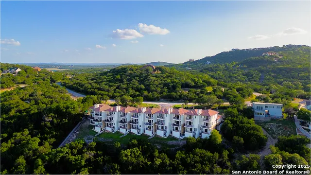 17545 E Reed Parks Rd Unit 2 Jonestown, TX 78645