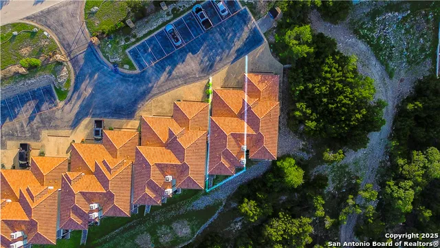17545 E Reed Parks Rd Unit 2 Jonestown, TX 78645