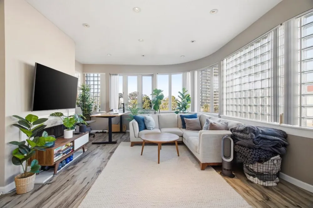 1111 Bay Street #307 San Francisco, CA 94123