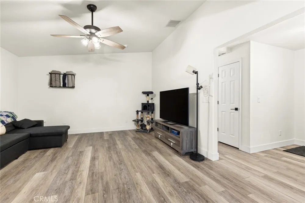 14366 Carnegie Magalia, CA 95954