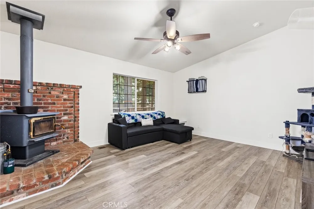 14366 Carnegie Magalia, CA 95954