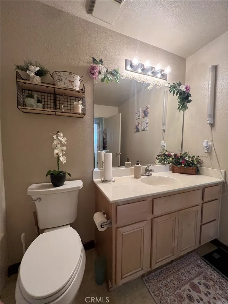 924 Dosangh Court Livingston, CA 95334