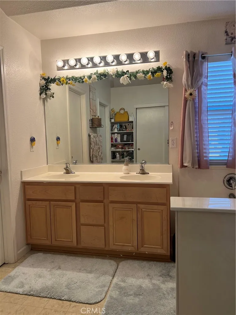 924 Dosangh Court Livingston, CA 95334