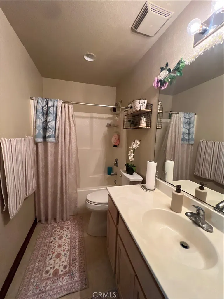 924 Dosangh Court Livingston, CA 95334
