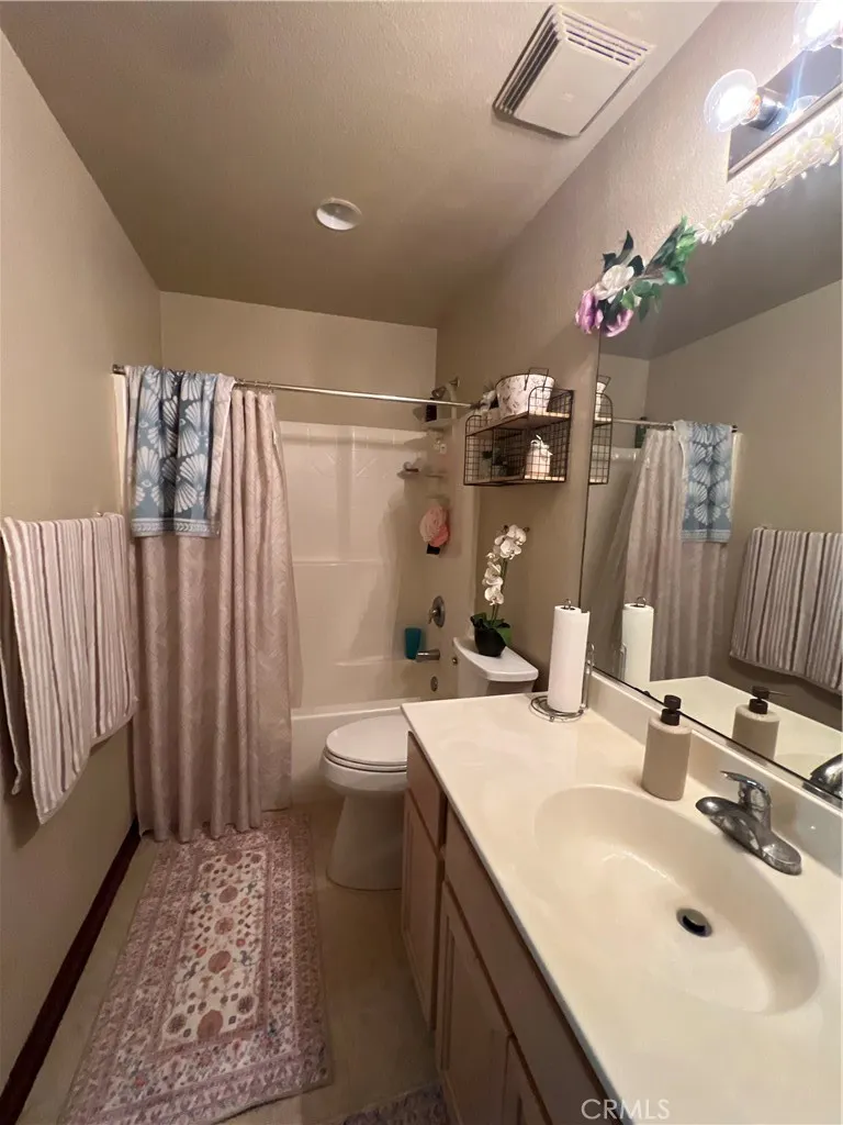 924 Dosangh Court Livingston, CA 95334