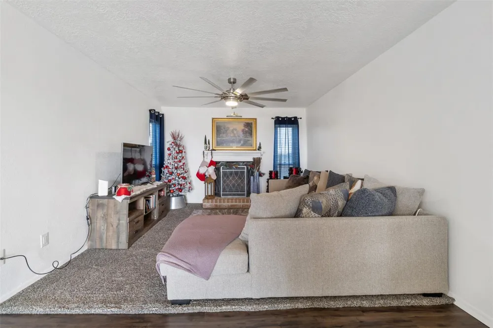 7600 Emmett F Lowry Expressway #1102 Texas City, TX 77591