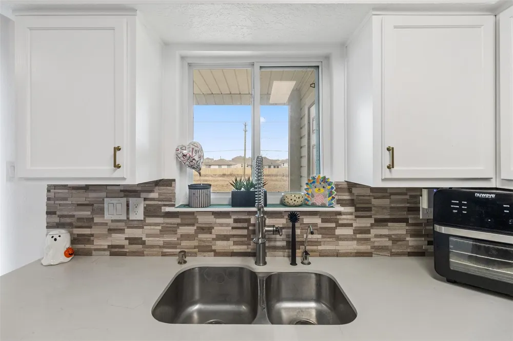 7600 Emmett F Lowry Expressway #1102 Texas City, TX 77591