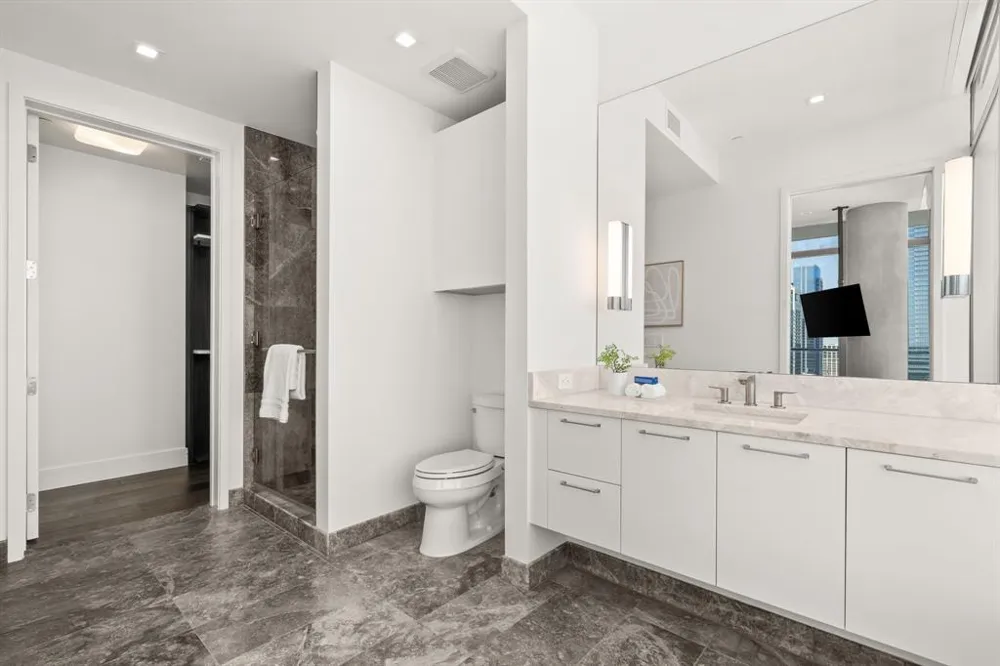 501 West Avenue #3403 Austin, TX 78701