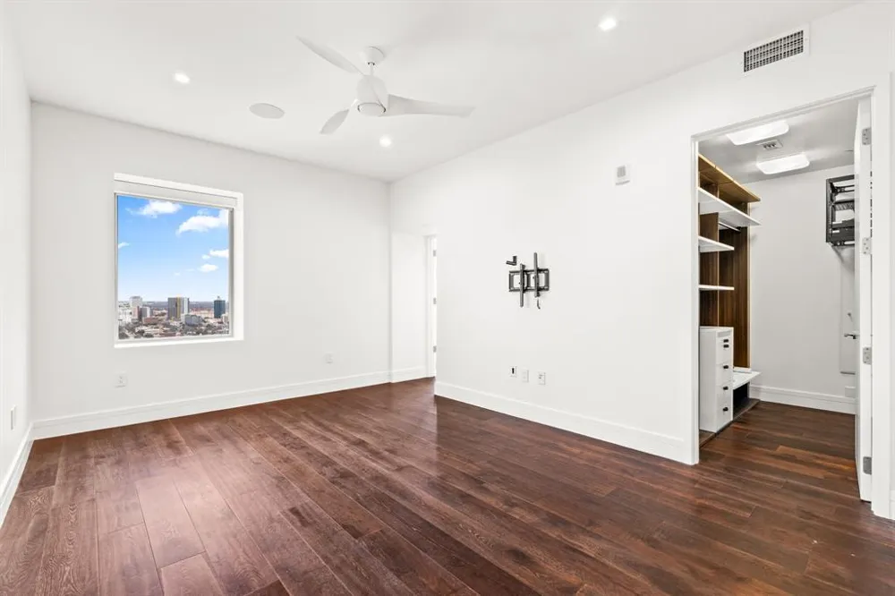501 West Avenue #3403 Austin, TX 78701