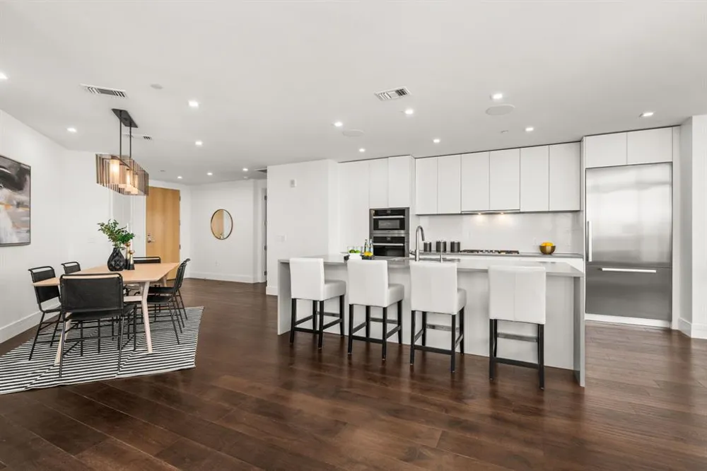 501 West Avenue #3403 Austin, TX 78701