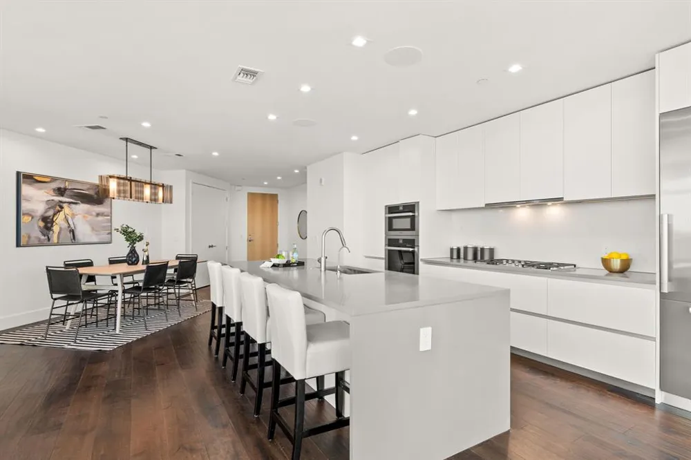 501 West Avenue #3403 Austin, TX 78701