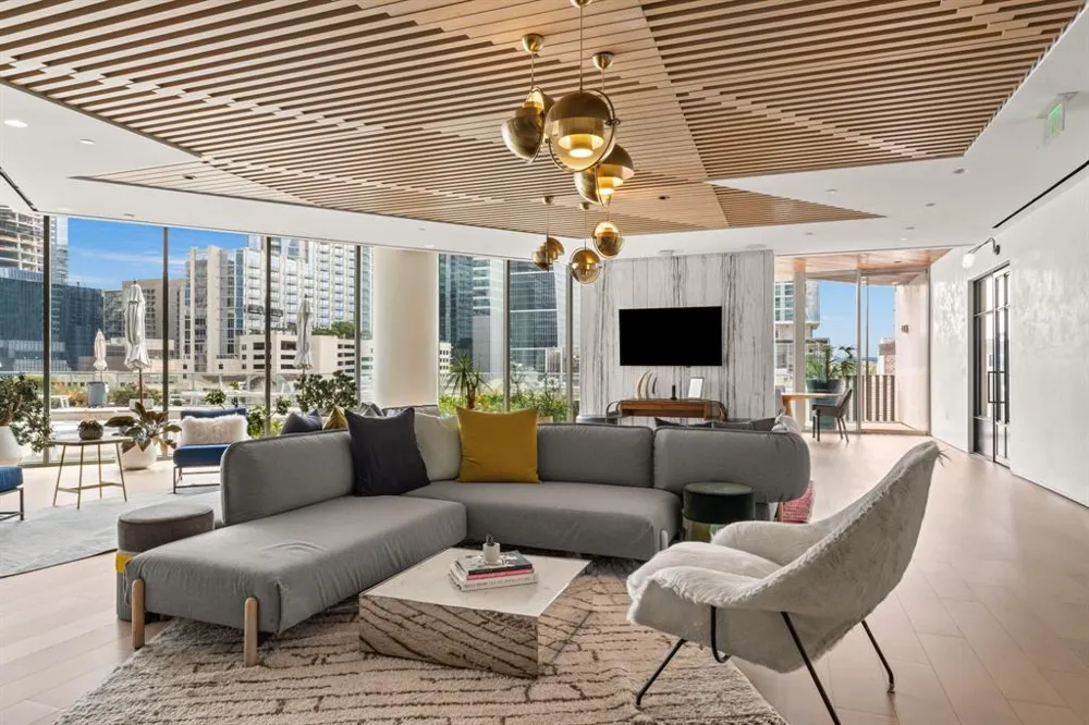 501 West Avenue #3403 Austin, TX 78701