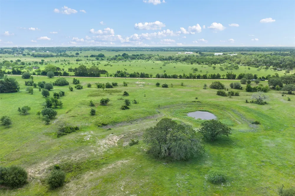 1310 Nassau Road Round Top, TX 78954