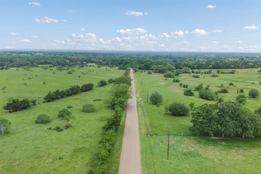 1310 Nassau Road Round Top, TX 78954