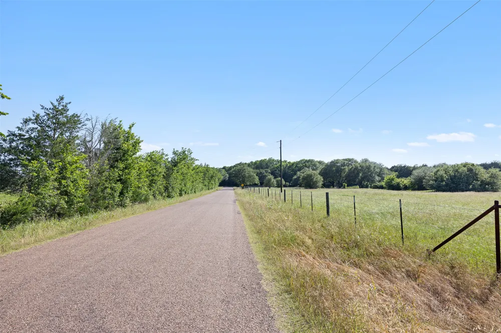 1310 Nassau Road Round Top, TX 78954