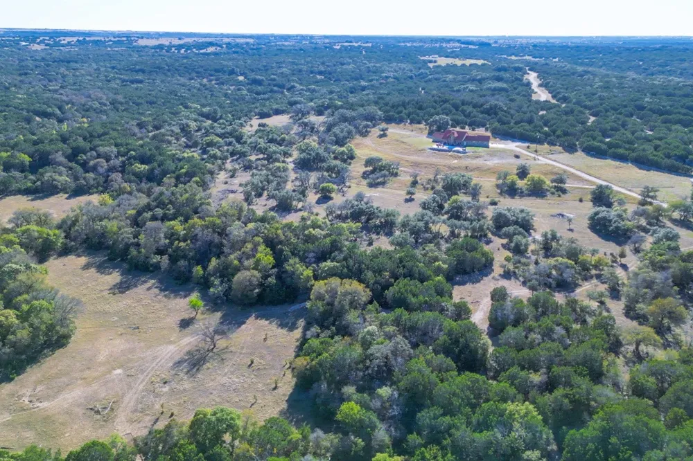 8256 S Us Highway 183 Briggs, TX 78608