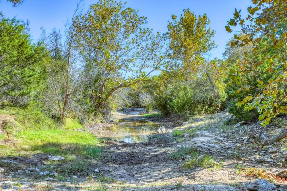 8256 S Us Highway 183 Briggs, TX 78608