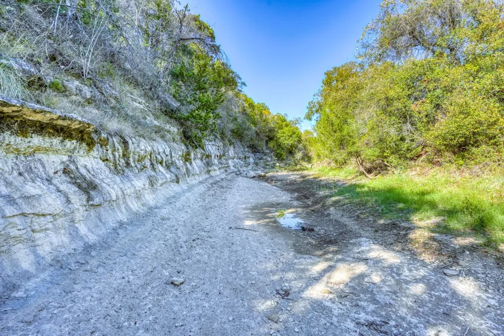 8256 S Us Highway 183 Briggs, TX 78608