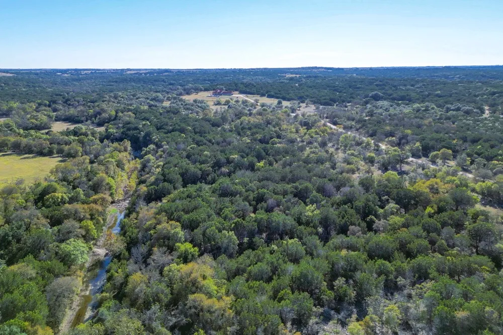 8256 S Us Highway 183 Briggs, TX 78608