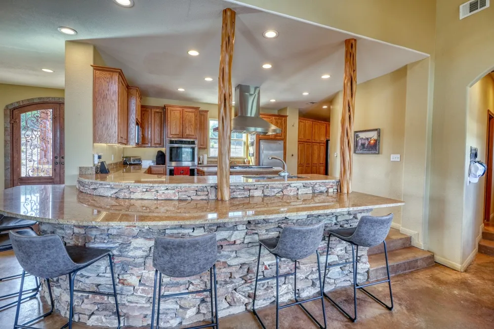 8256 S Us Highway 183 Briggs, TX 78608