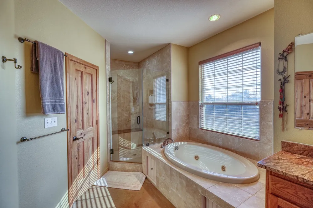 8256 S Us Highway 183 Briggs, TX 78608