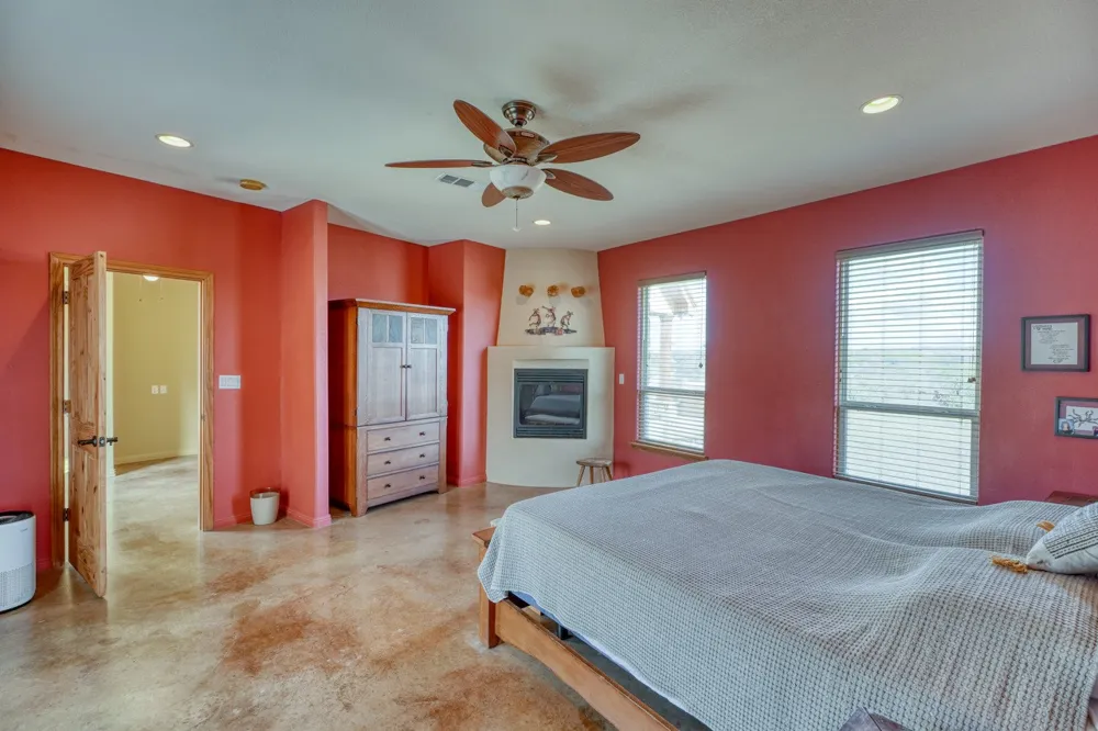 8256 S Us Highway 183 Briggs, TX 78608