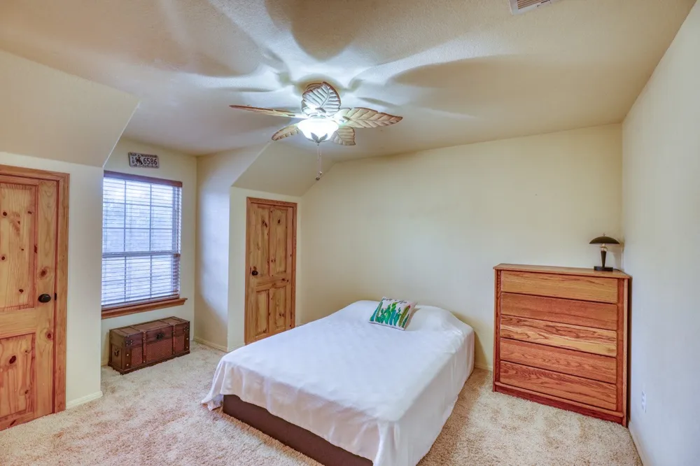 8256 S Us Highway 183 Briggs, TX 78608