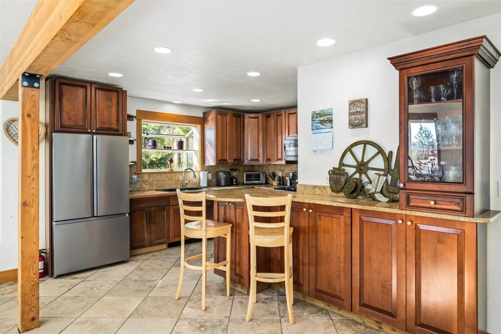 33533 Seneca Trail Oak Creek, CO 80467