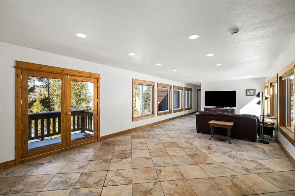 33533 Seneca Trail Oak Creek, CO 80467