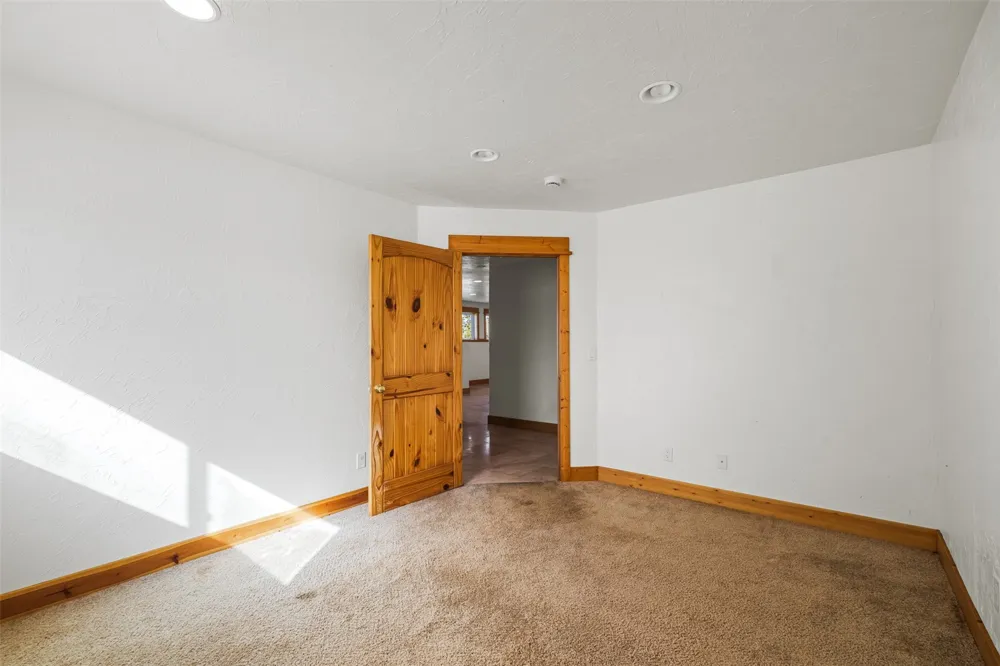 33533 Seneca Trail Oak Creek, CO 80467