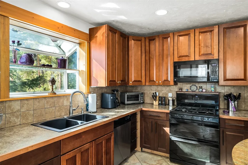 33533 Seneca Trail Oak Creek, CO 80467