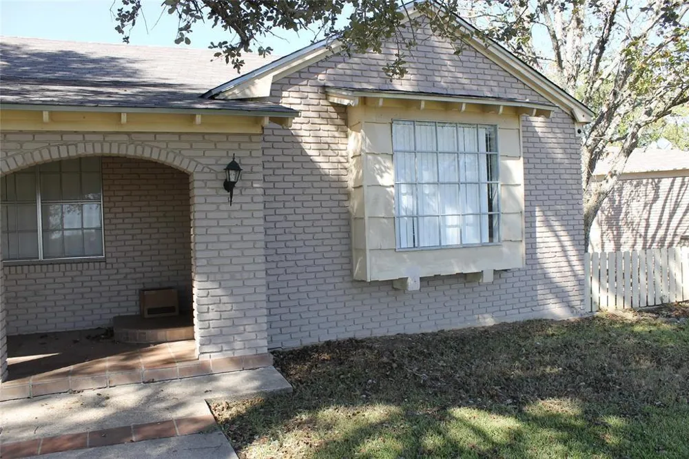 2248 Us Highway 77a S Yoakum, TX 77995