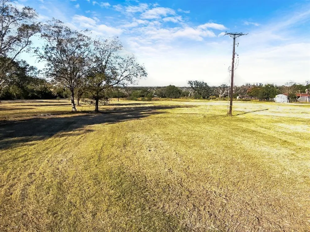 2248 Us Highway 77a S Yoakum, TX 77995