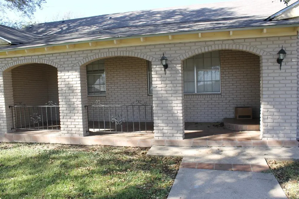 2248 Us Highway 77a S Yoakum, TX 77995
