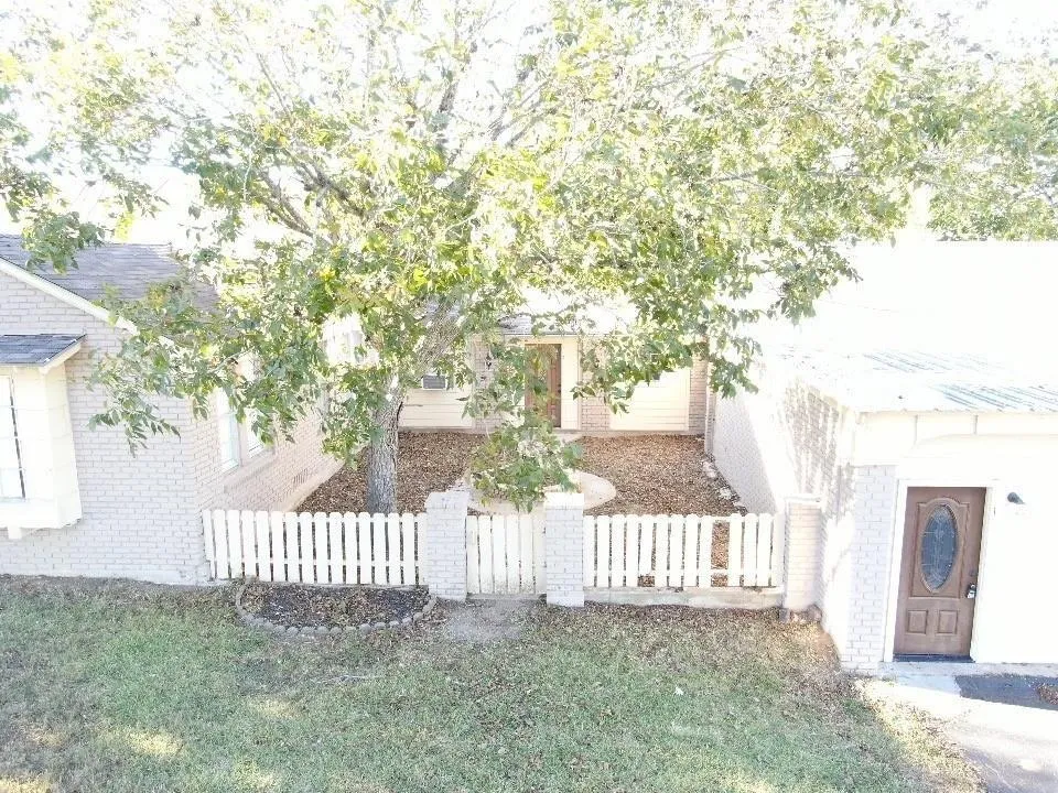2248 Us Highway 77a S Yoakum, TX 77995