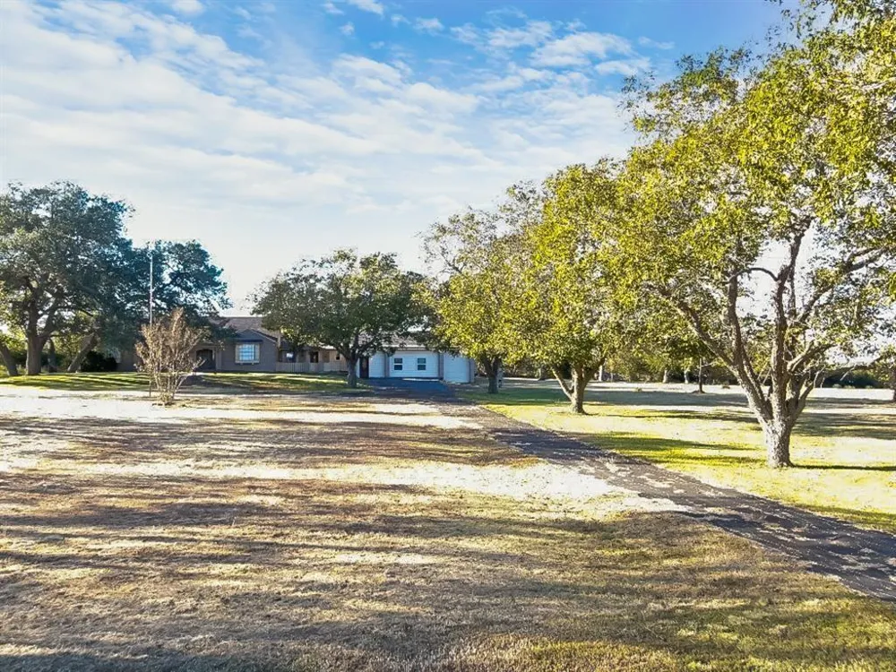 2248 Us Highway 77a S Yoakum, TX 77995