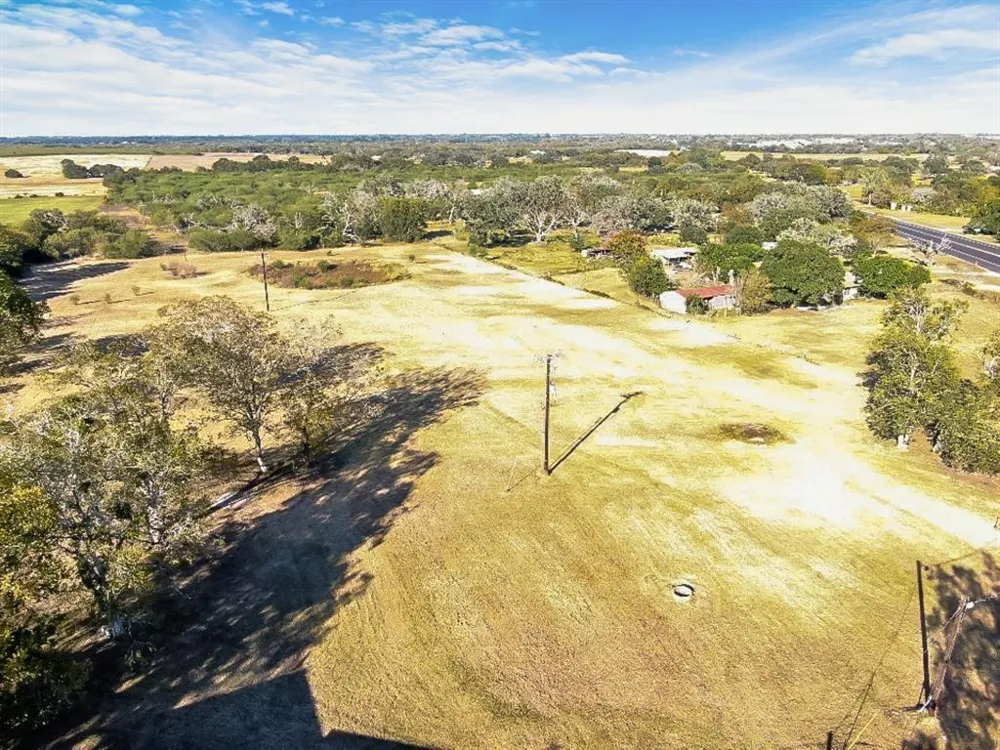 2248 Us Highway 77a S Yoakum, TX 77995