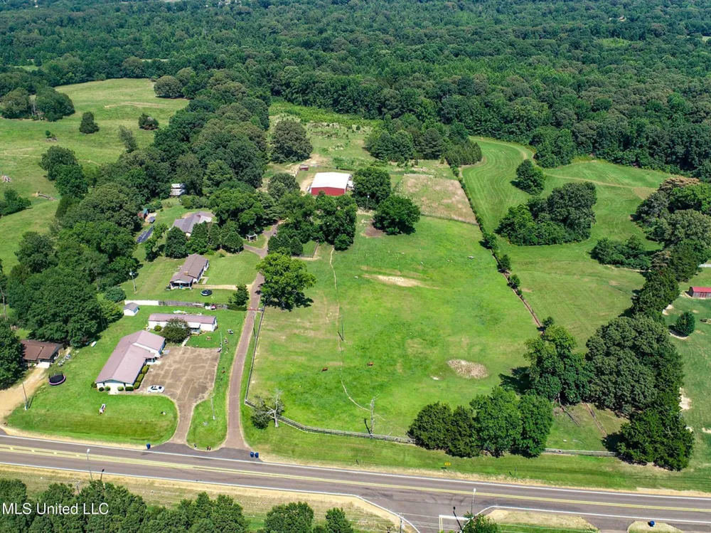 14912b 35 Highway Batesville, MS 38606