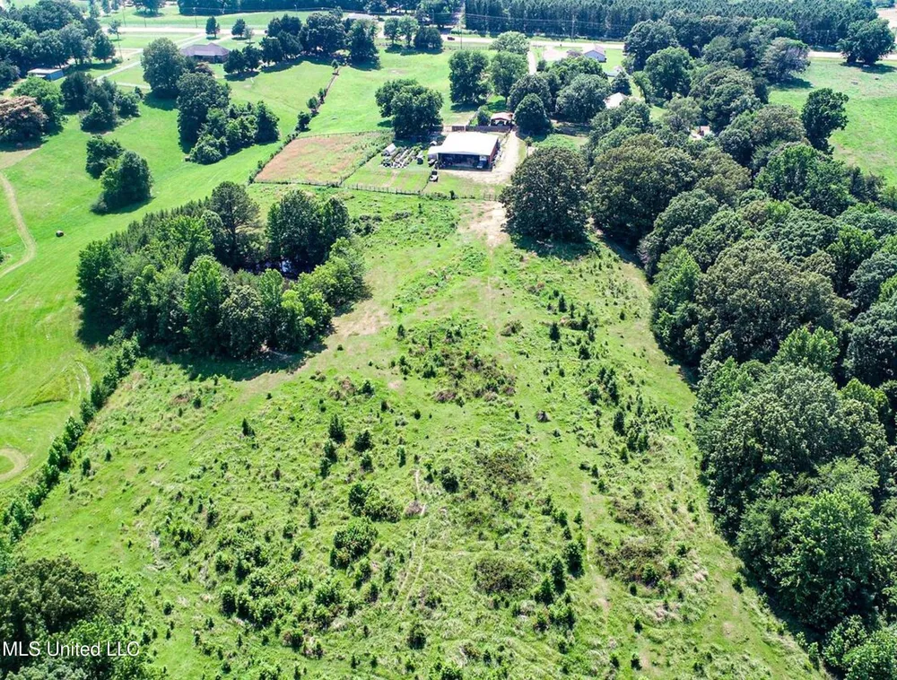 14912b 35 Highway Batesville, MS 38606