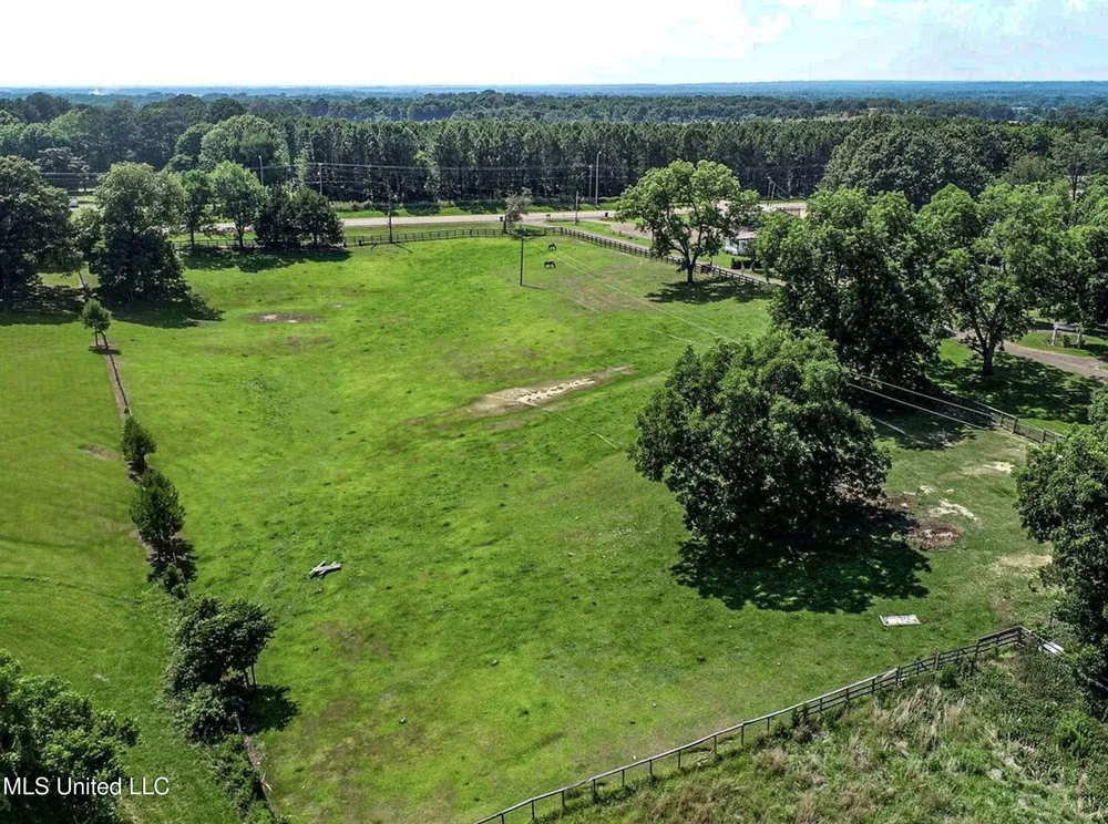 14912b 35 Highway Batesville, MS 38606