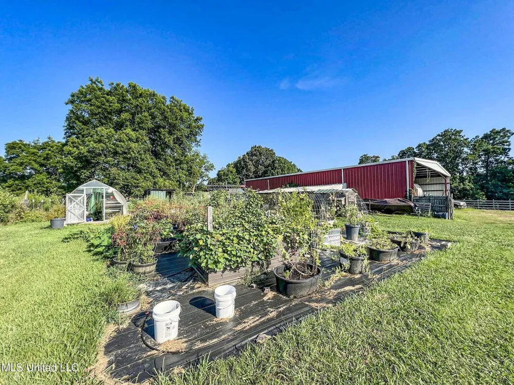 14912b 35 Highway Batesville, MS 38606