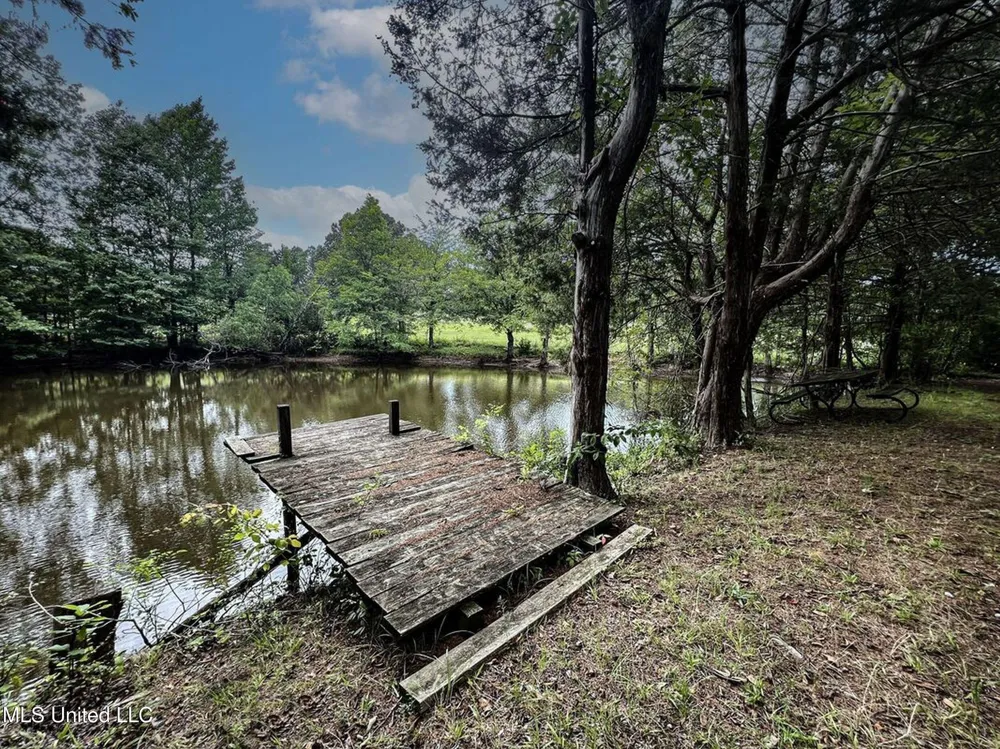 14912b 35 Highway Batesville, MS 38606