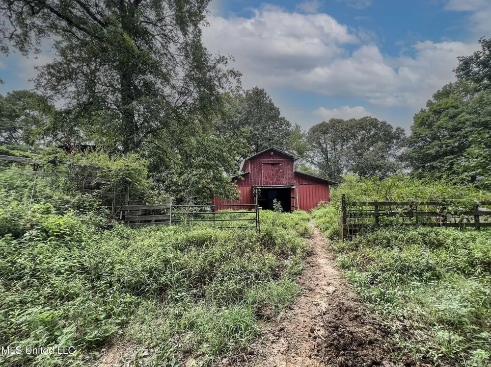 14912b 35 Highway Batesville, MS 38606