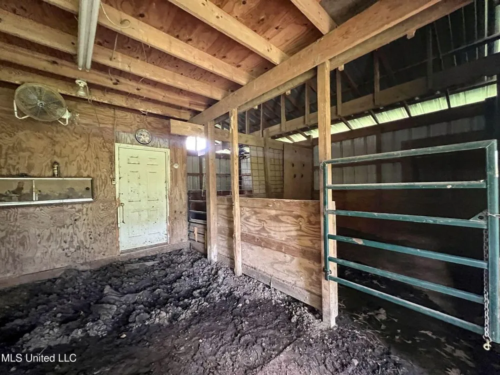 14912b 35 Highway Batesville, MS 38606