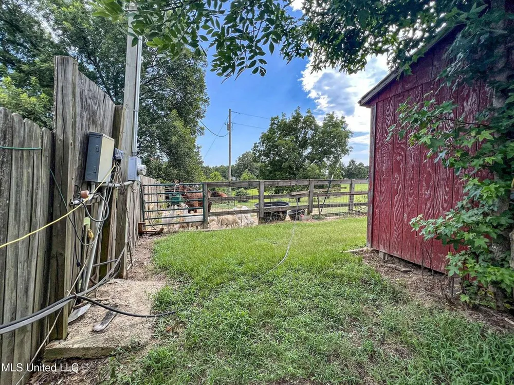 14912b 35 Highway Batesville, MS 38606