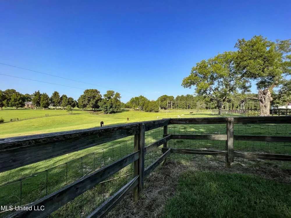 14912b 35 Highway Batesville, MS 38606
